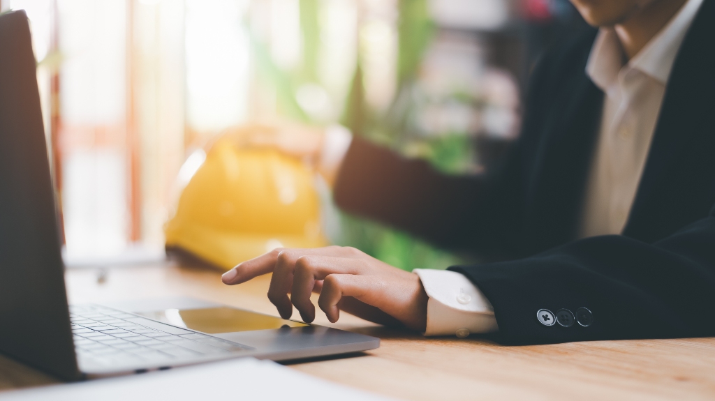 Lawyer is reviewing builders risk insurance